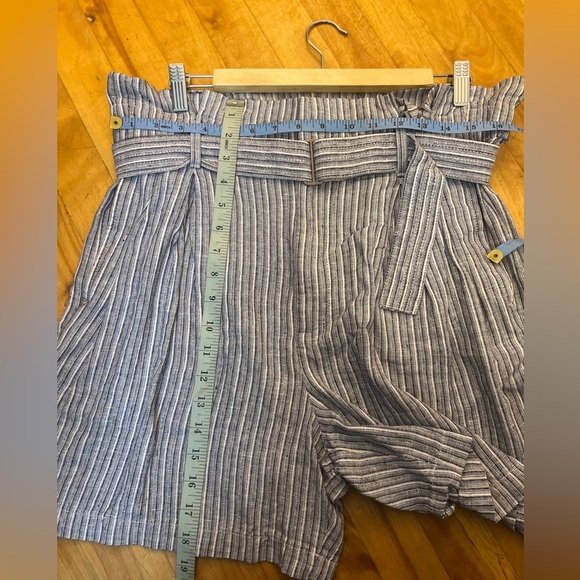 Banana Republic (outlet) paper bag style shorts 12 linen blend - Picture 2 of 8